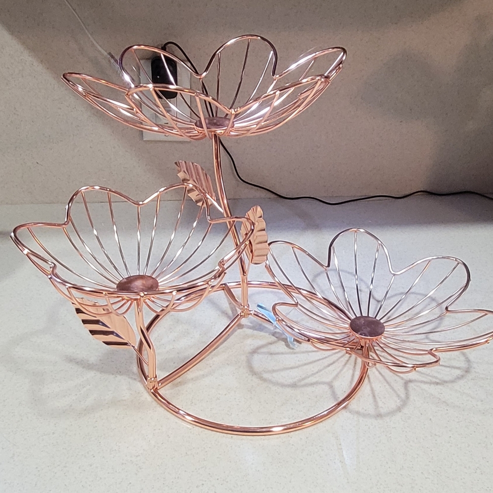 Rose Gold Wire Flower Stand